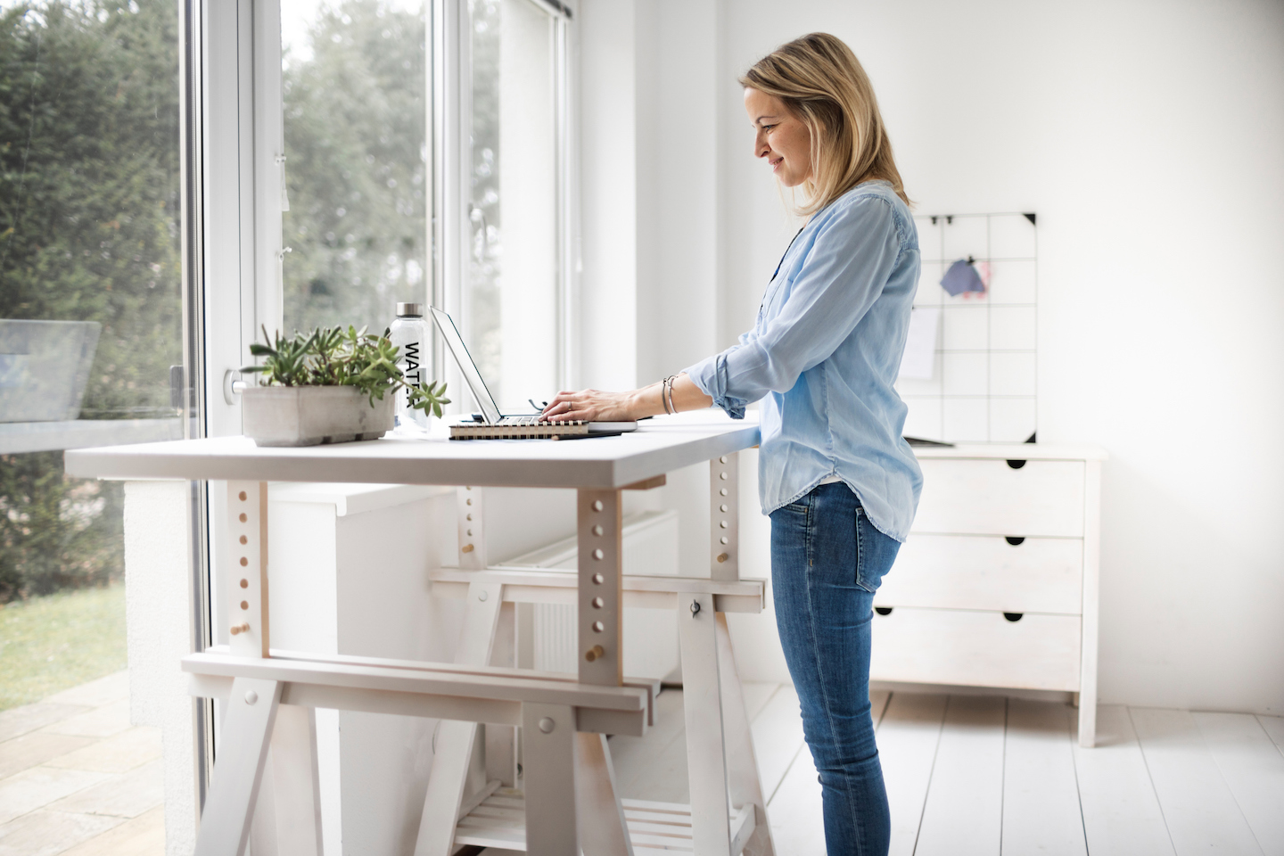 The Standing Desk Craze: Is It Right For You?