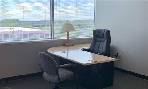 RV Executive Windowed Office